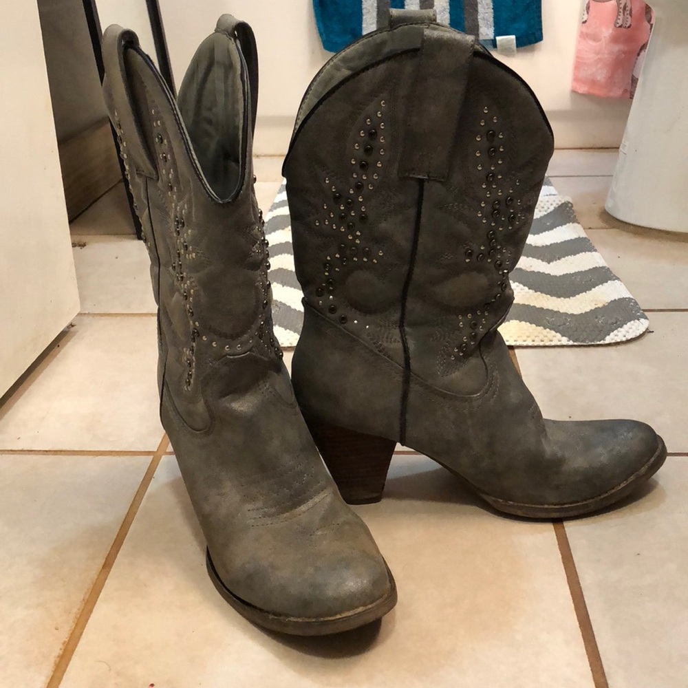 Size 10 cowgirl boots
